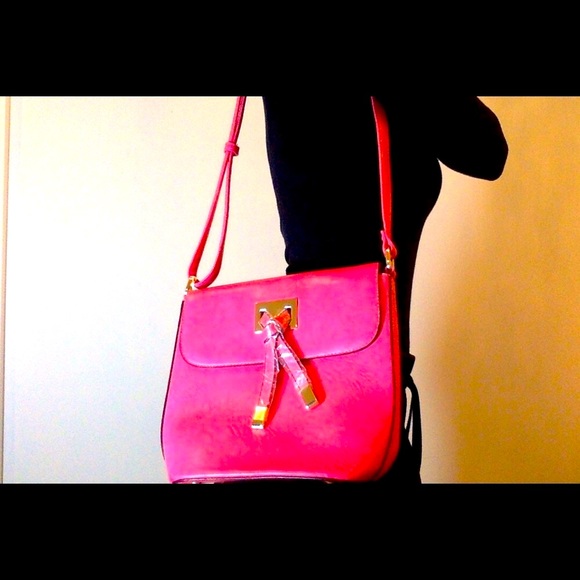 NWT VEGAN Pink cross body purse - Picture 6 of 13